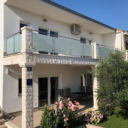 Apartments With A Parking Space Kastel Kambelovac, Kastela - 15480 Exterior photo