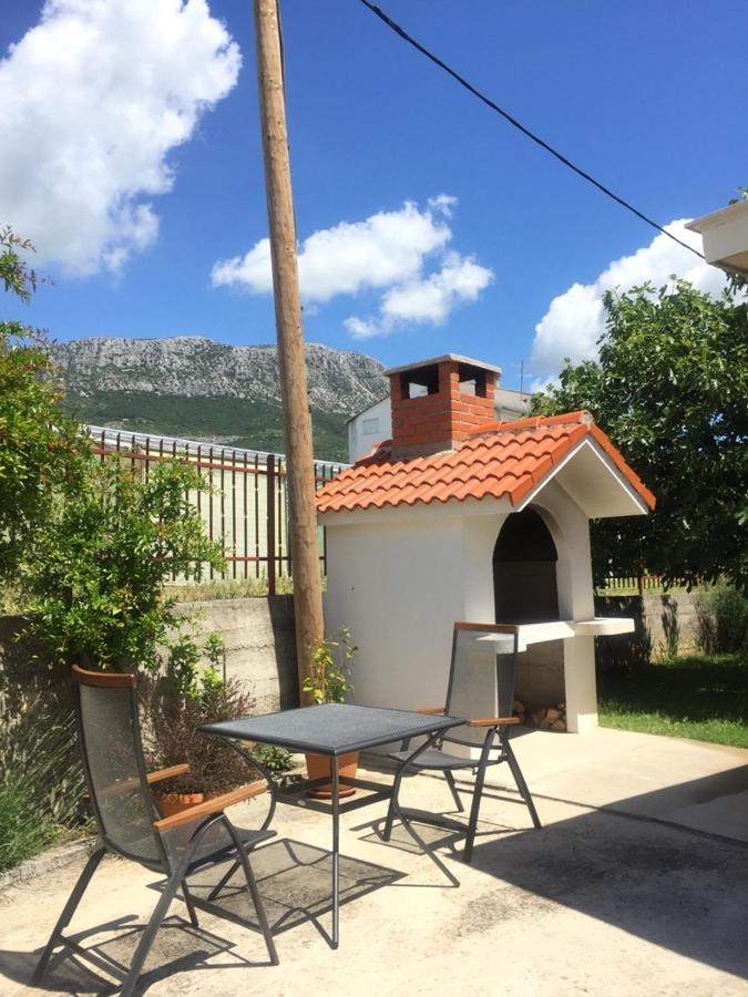 Apartments With A Parking Space Kastel Kambelovac, Kastela - 15480 Exterior photo
